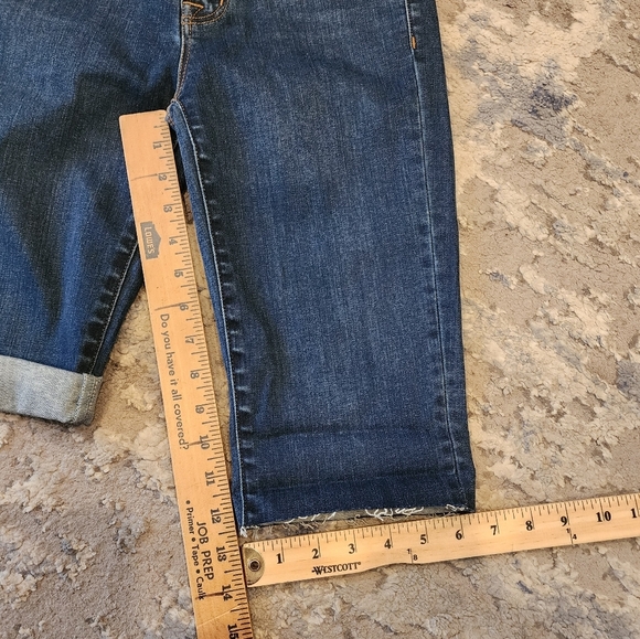 NWT J Brand 811 Stretch Denim Bermuda Shorts. Size 25. - Picture 7 of 16